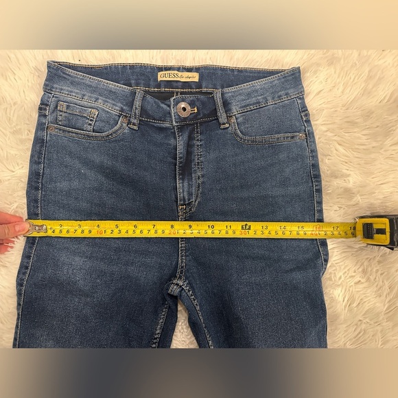 Guess high rise skinny jeans| size 27 - Picture 8 of 9